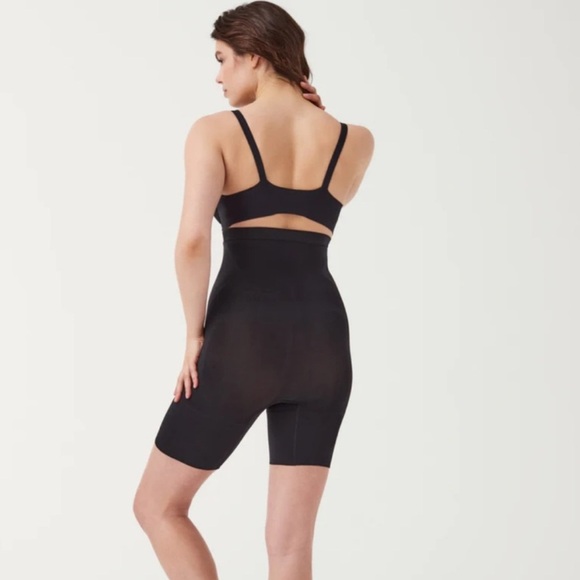 SPANXsculpt OnCore High-Waisted Mid-Thigh Short - Picture 5 of 7